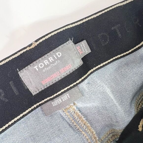 Torrid Bombshell Skinny Jeans Women's 20S Dark Blue Wash Super Soft Denim - Picture 6 of 11